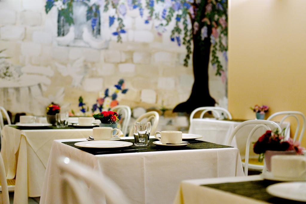 New Hotel Le Voltaire Paryż Restauracja zdjęcie